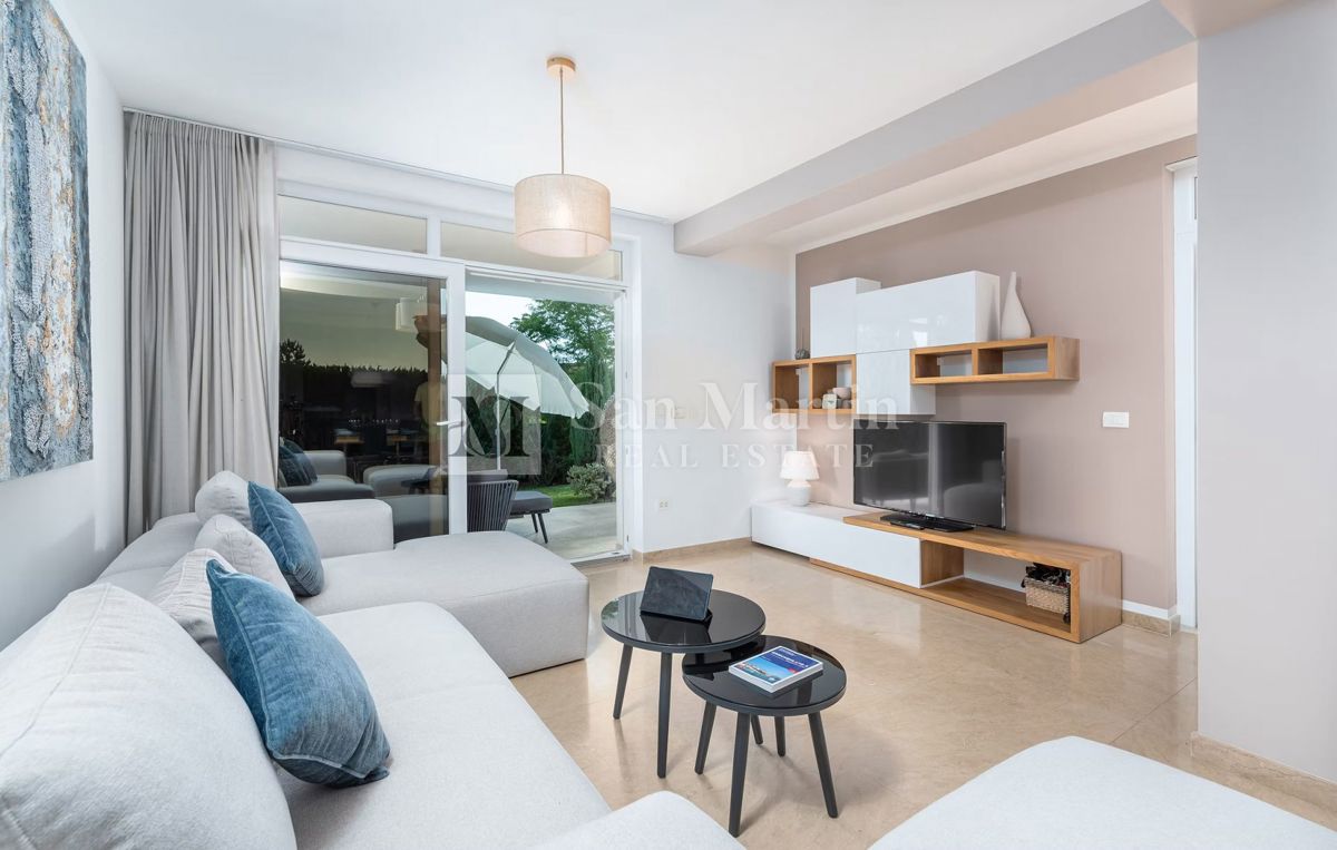 Casa moderna con 2 piscine e centro benessere