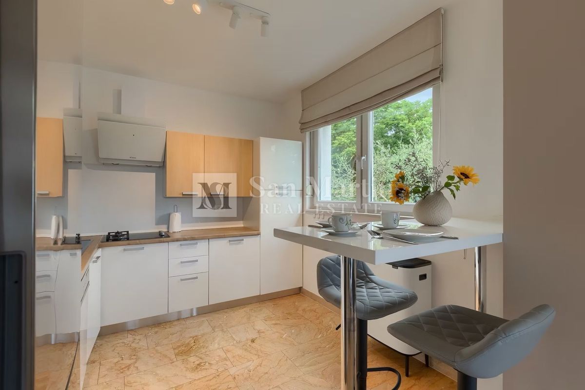 Casa moderna con 2 piscine e centro benessere