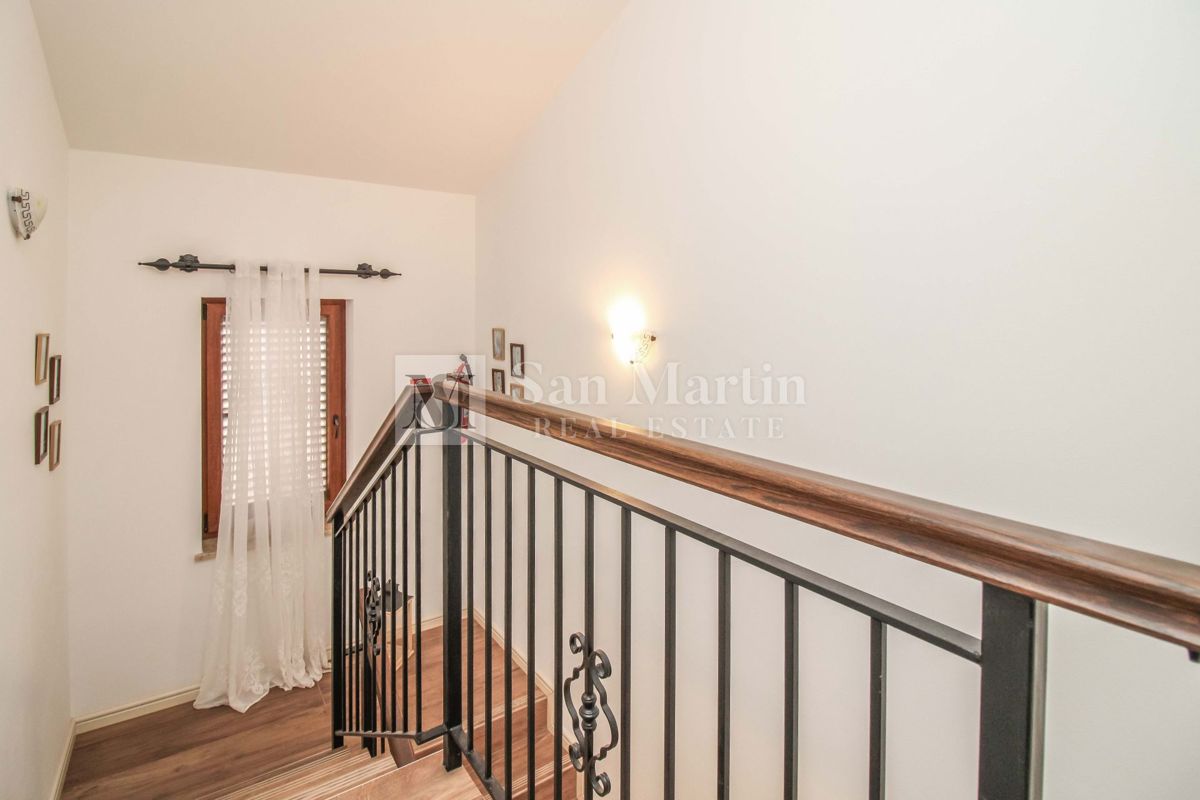 PARENZO - Casa con piscina, 4 camere da letto