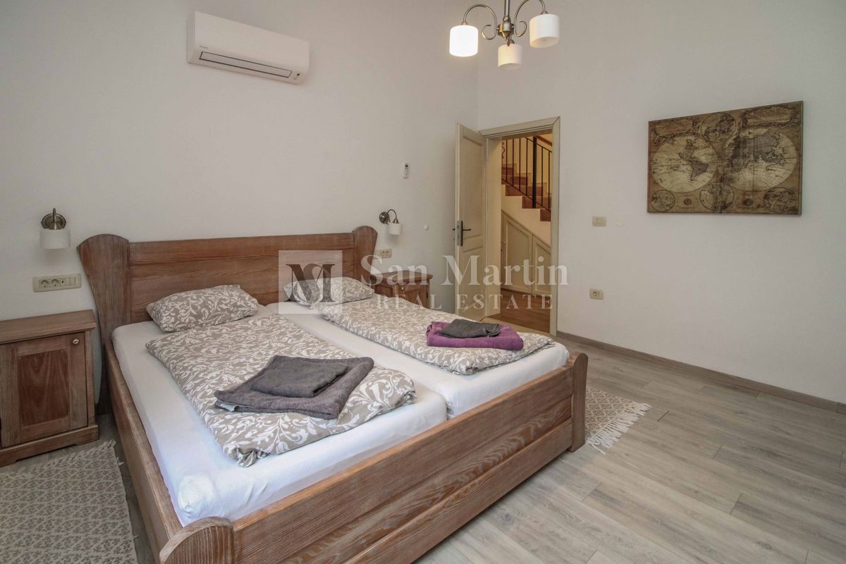 PARENZO - Casa con piscina, 4 camere da letto