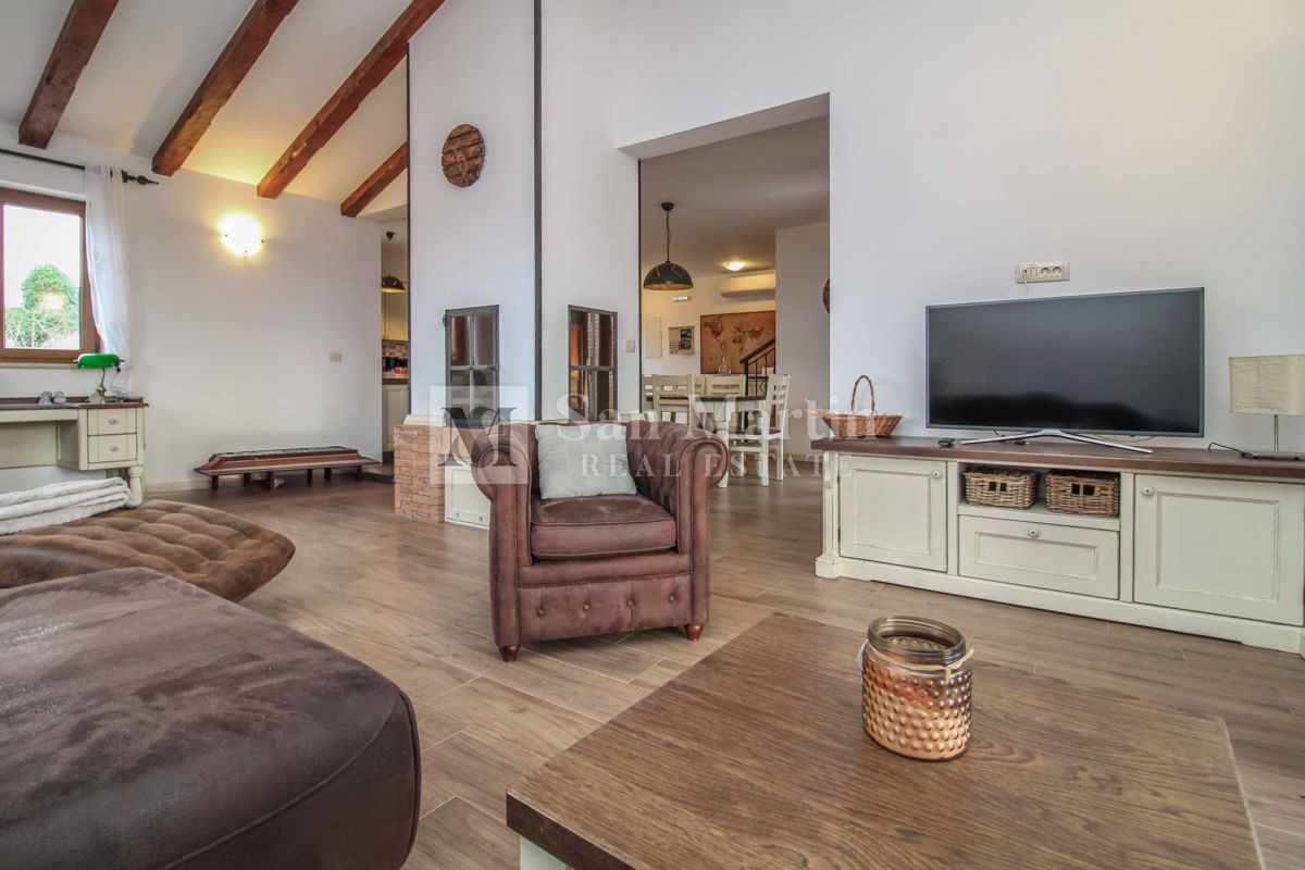 PARENZO - Casa con piscina, 4 camere da letto