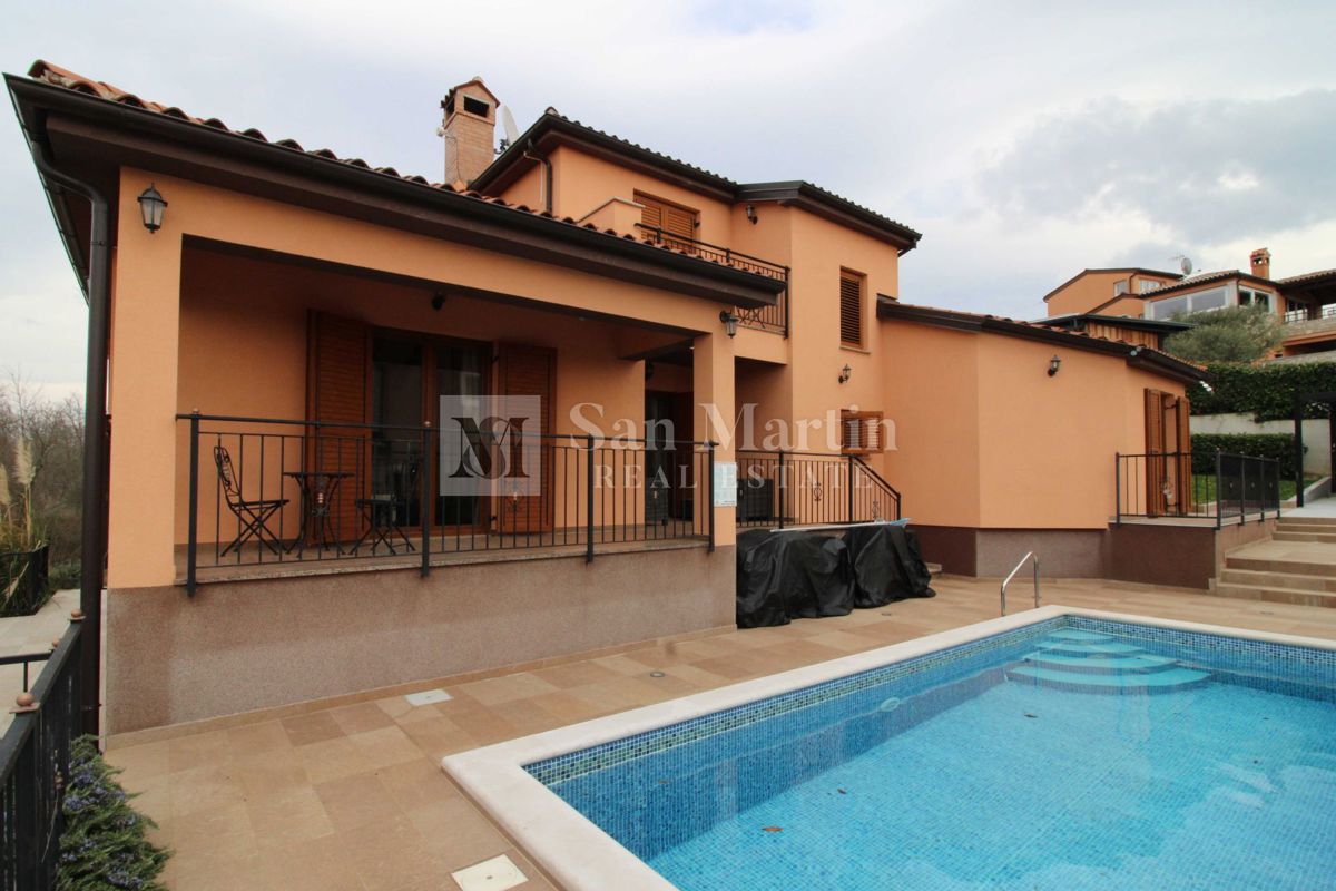 PARENZO - Casa con piscina, 4 camere da letto