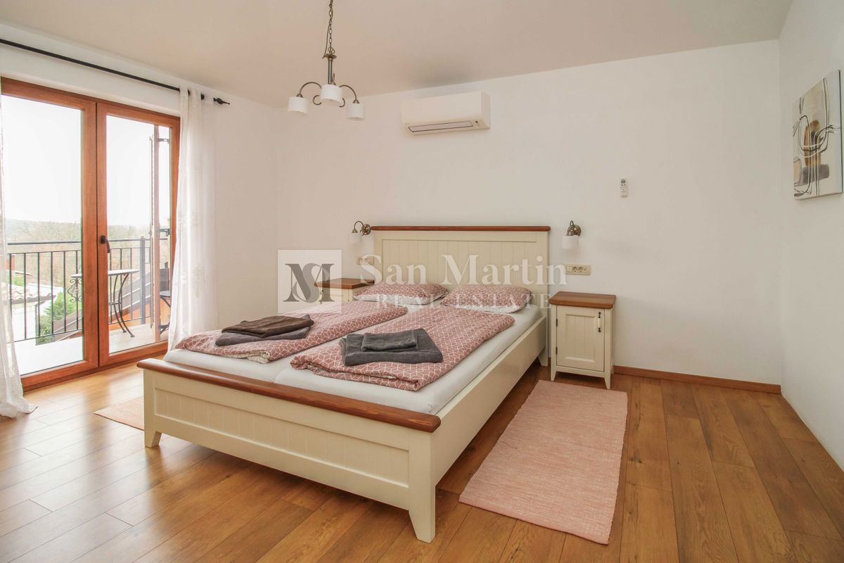 PARENZO - Casa con piscina, 4 camere da letto