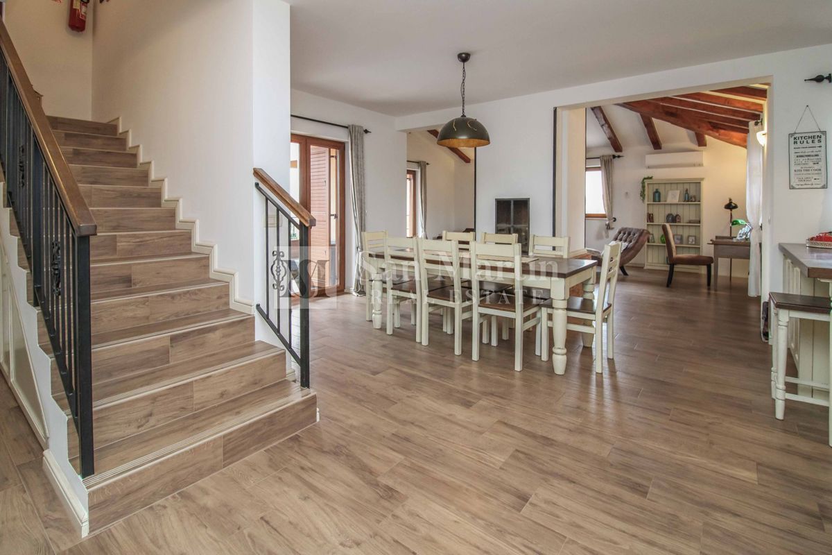 PARENZO - Casa con piscina, 4 camere da letto