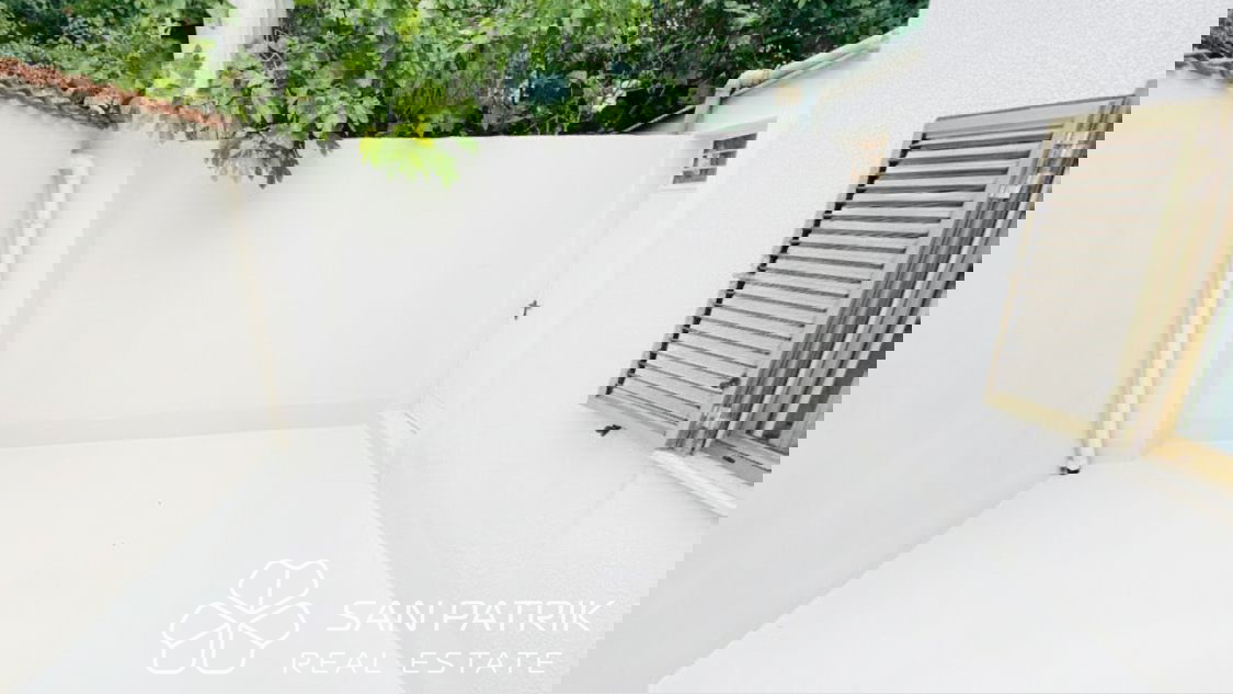 Novi Vinodolski: Casa con ampio giardino e vista sul mare