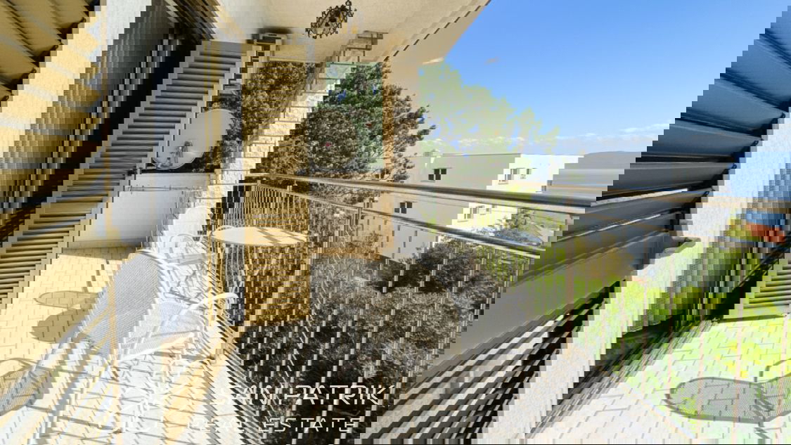 Novi Vinodolski: Casa con ampio giardino e vista sul mare