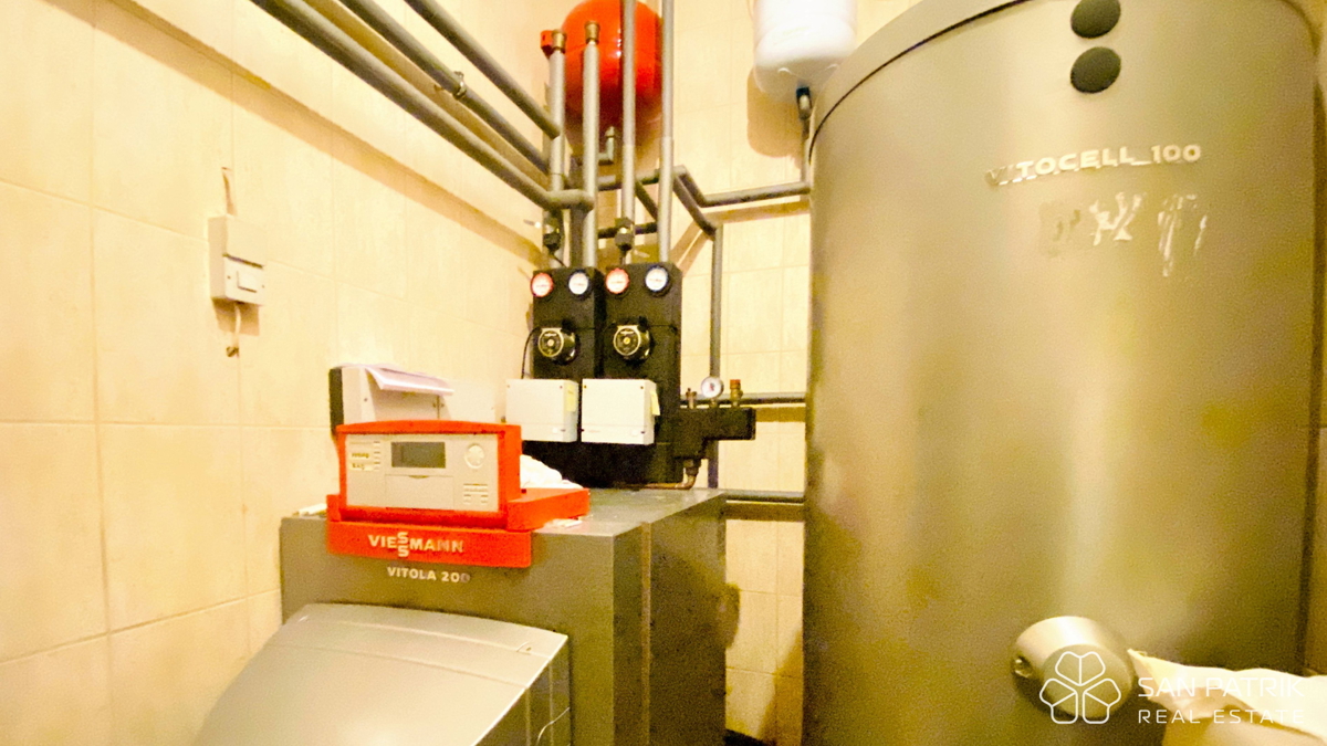 Novi Vinodolski: Casa con ampio giardino e vista sul mare