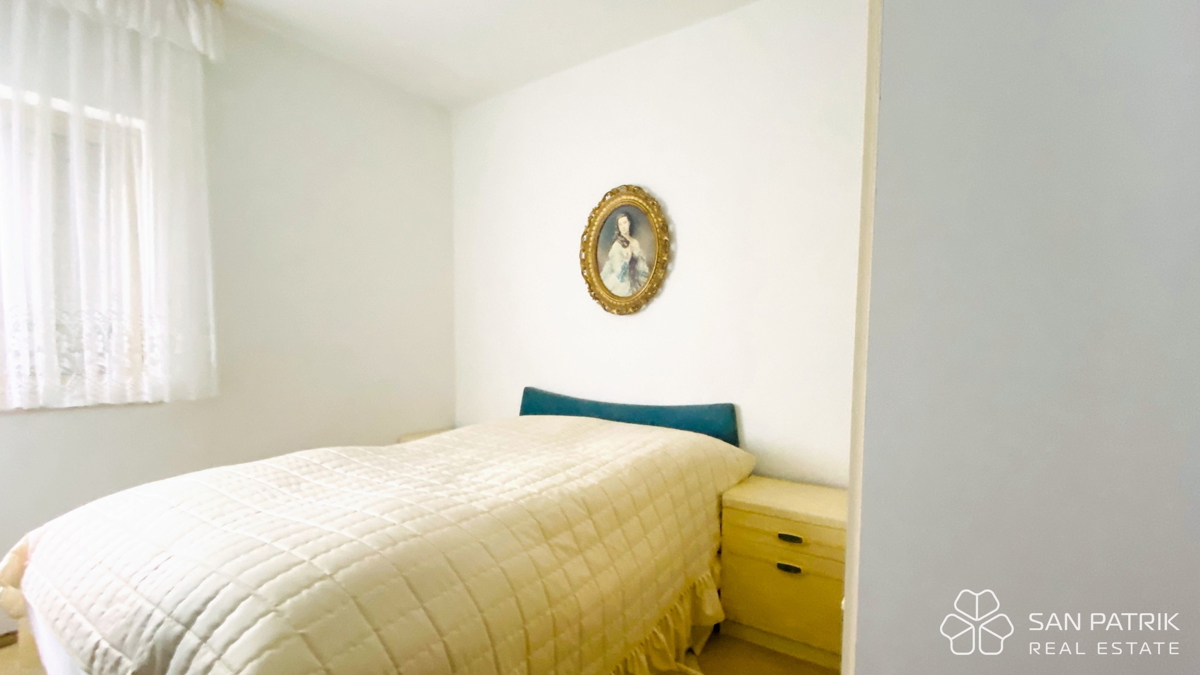 Novi Vinodolski: Casa con ampio giardino e vista sul mare