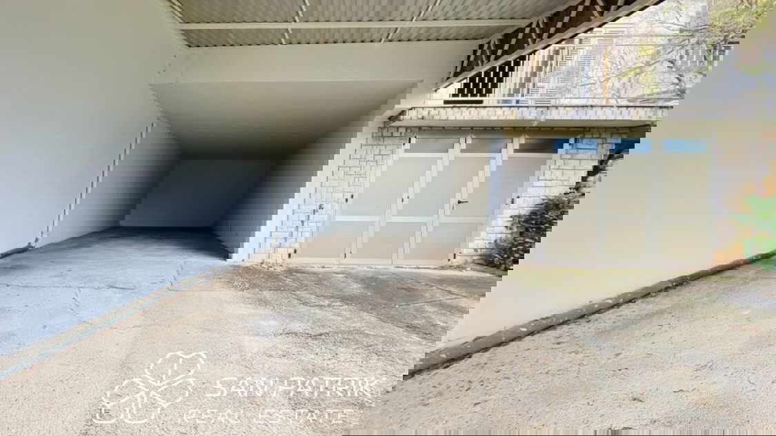 Novi Vinodolski: Casa con ampio giardino e vista sul mare