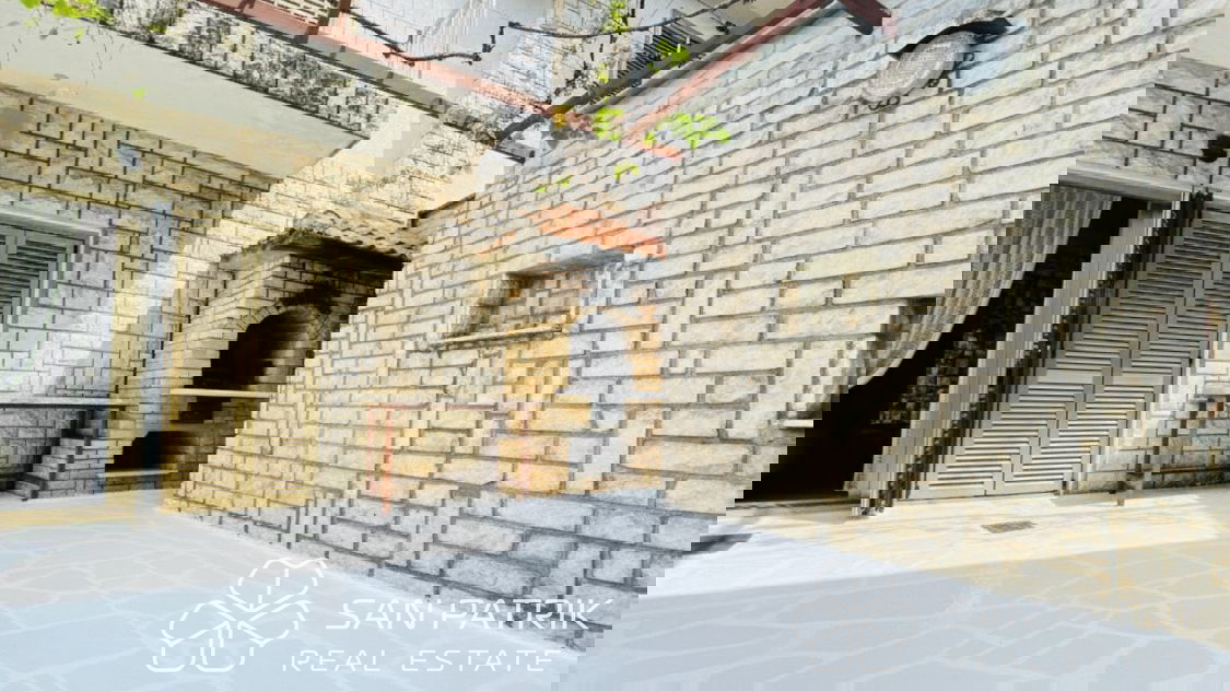 Novi Vinodolski: Casa con ampio giardino e vista sul mare