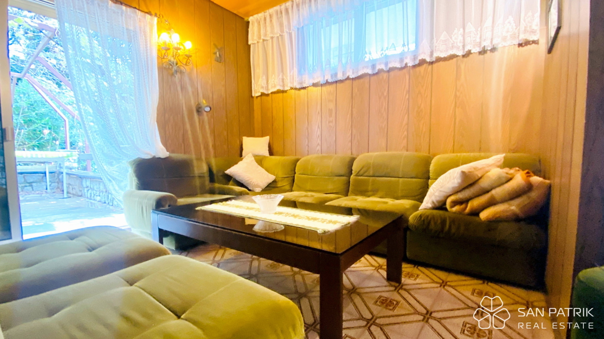 Novi Vinodolski: Casa con ampio giardino e vista sul mare