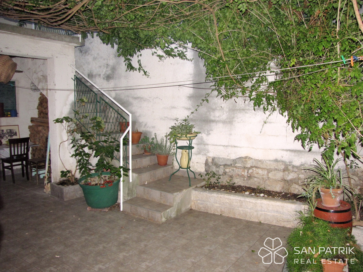Autentica casa in pietra nel centro storico di Šibenik