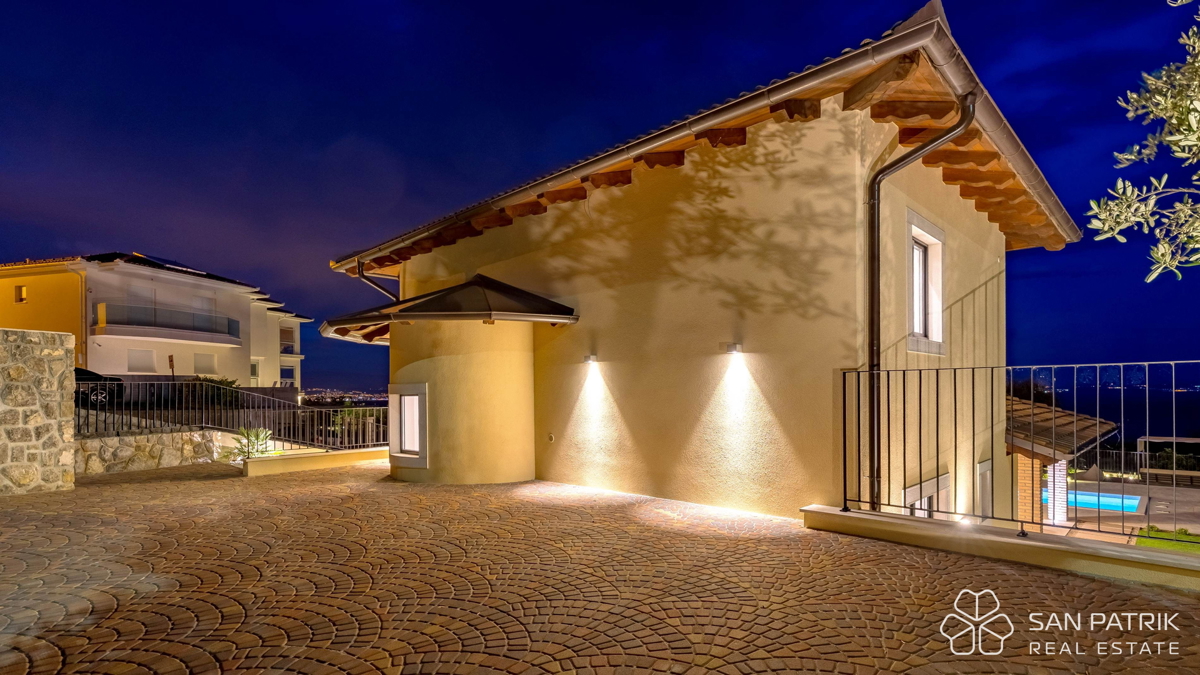 Moderna villa mediterranea con vista panoramica – Mošćenička Draga