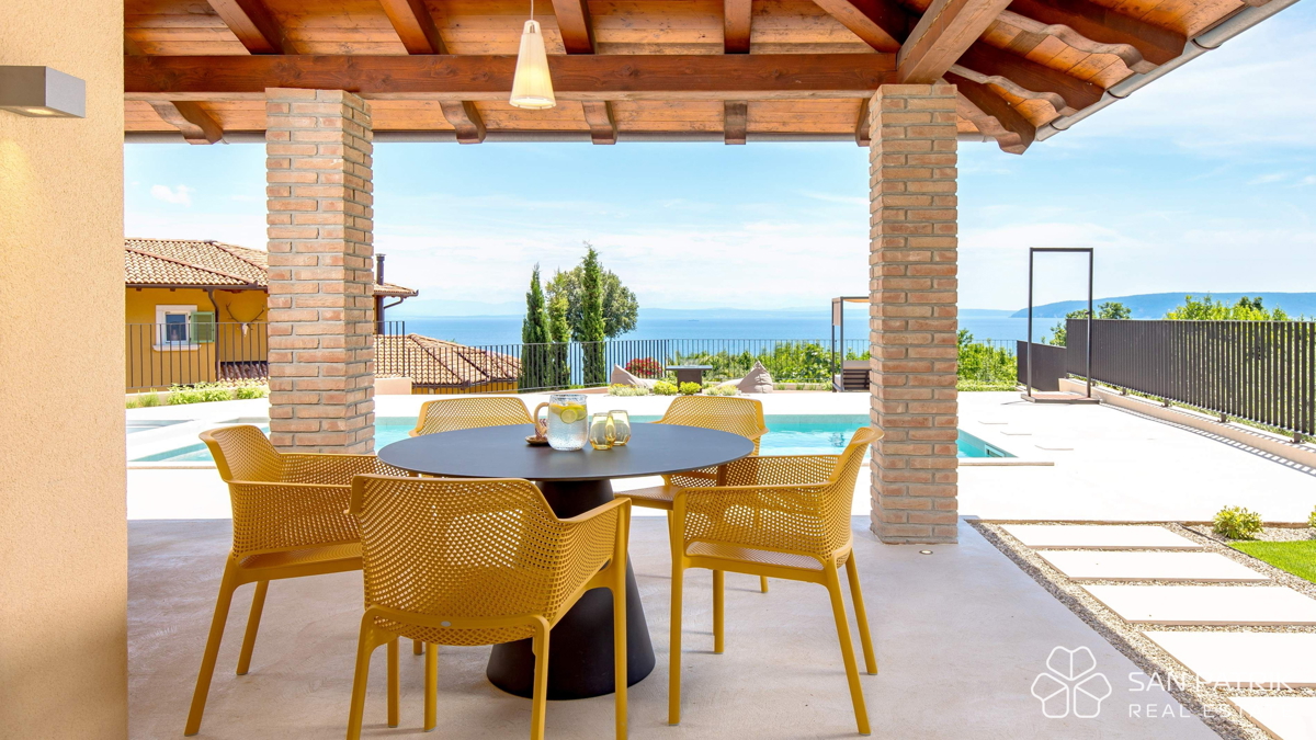 Moderna villa mediterranea con vista panoramica – Mošćenička Draga