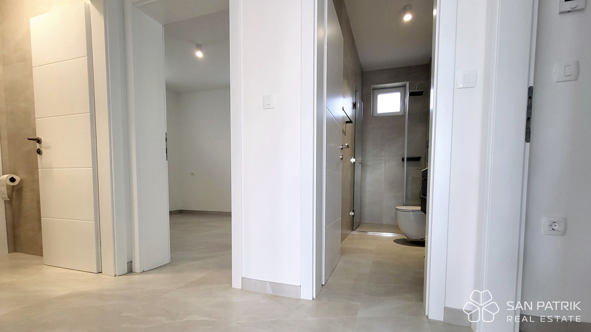 Appartamento moderno con 3 stanze (71 m2) a Crikvenica