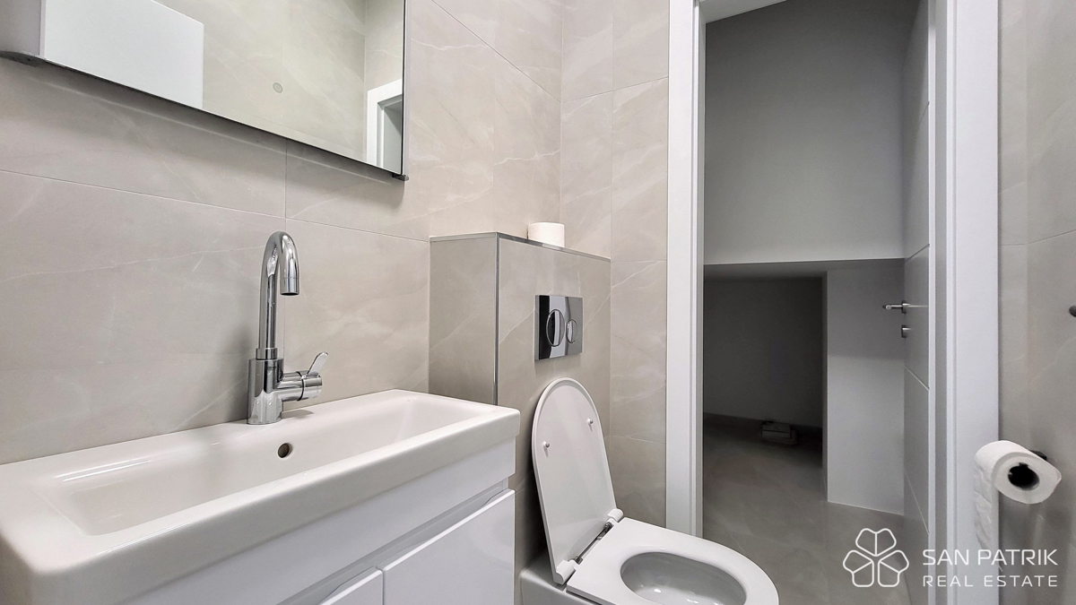 Appartamento moderno con 3 stanze (71 m2) a Crikvenica