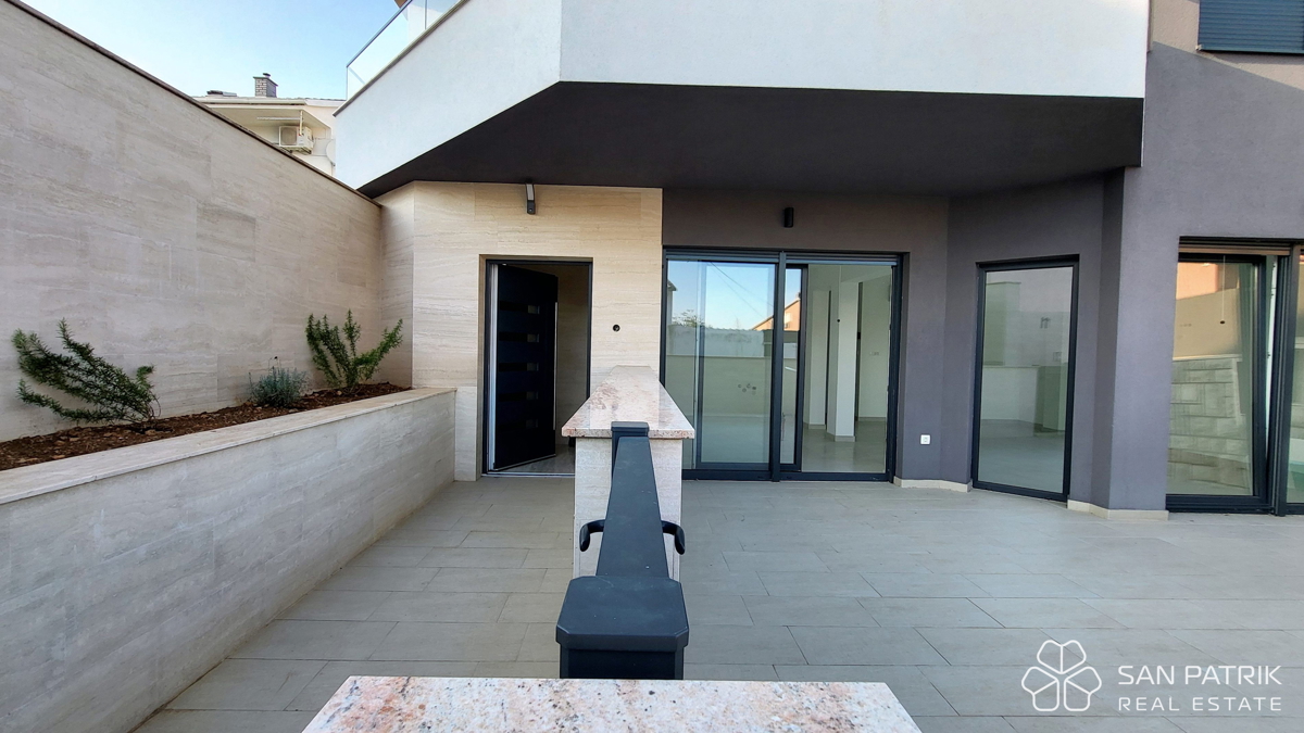 Appartamento moderno con 3 stanze (71 m2) a Crikvenica