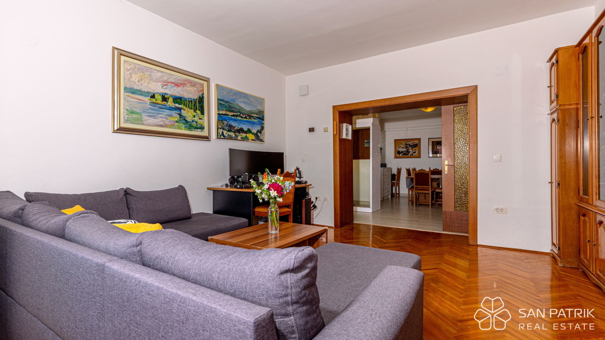 Casa con 2 unità abitative vicino al mare a Crikvenica