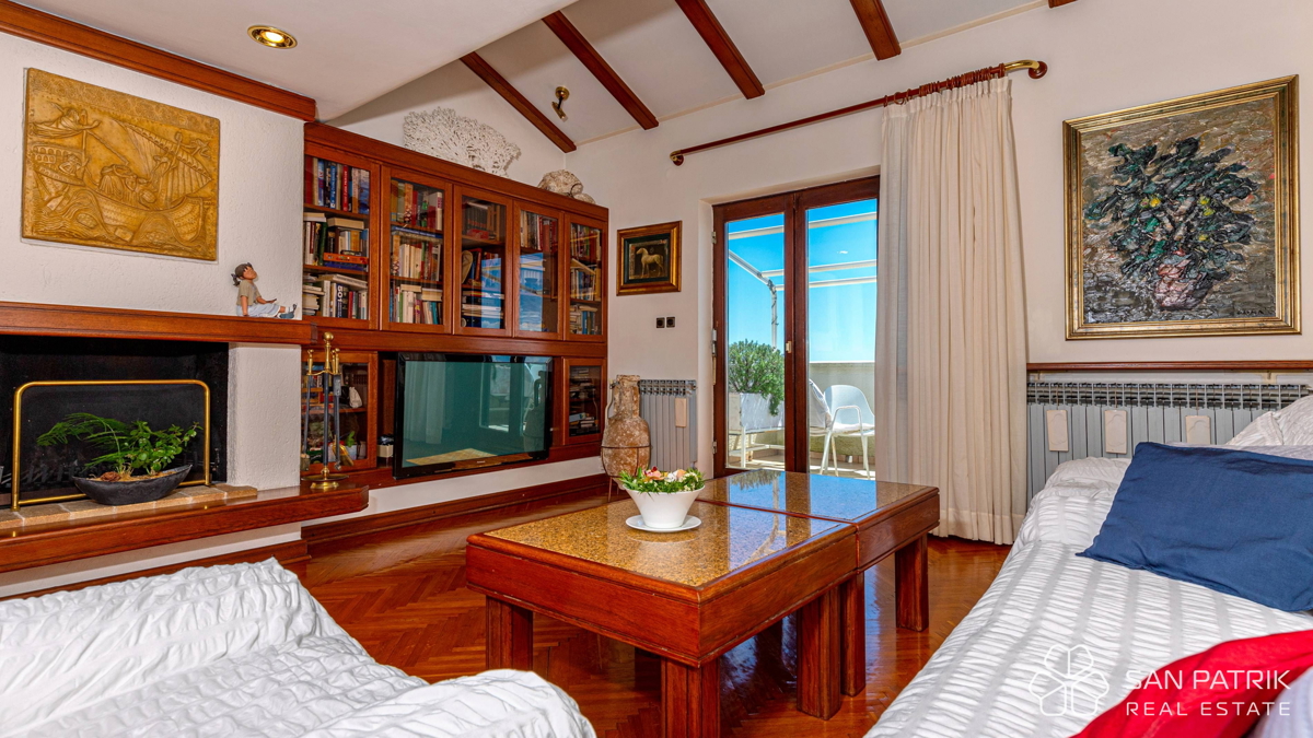 Casa con 2 unità abitative vicino al mare a Crikvenica