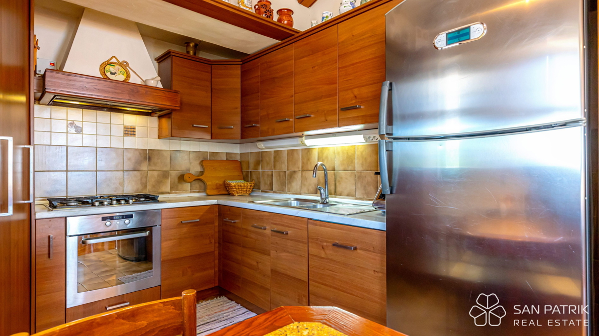 Casa con 2 unità abitative vicino al mare a Crikvenica