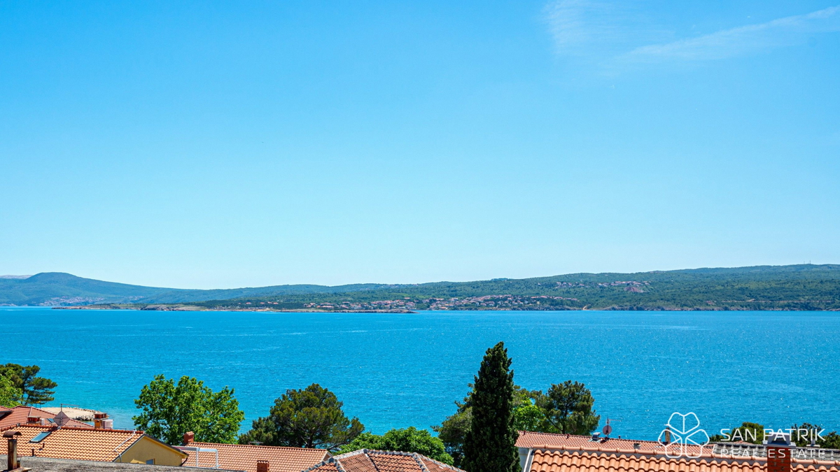 Casa con 2 unità abitative vicino al mare a Crikvenica