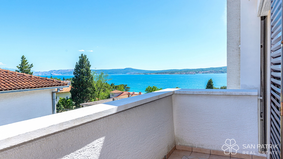 Casa con 2 unità abitative vicino al mare a Crikvenica