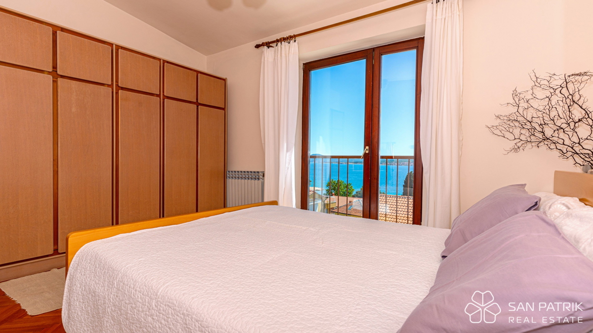 Casa con 2 unità abitative vicino al mare a Crikvenica