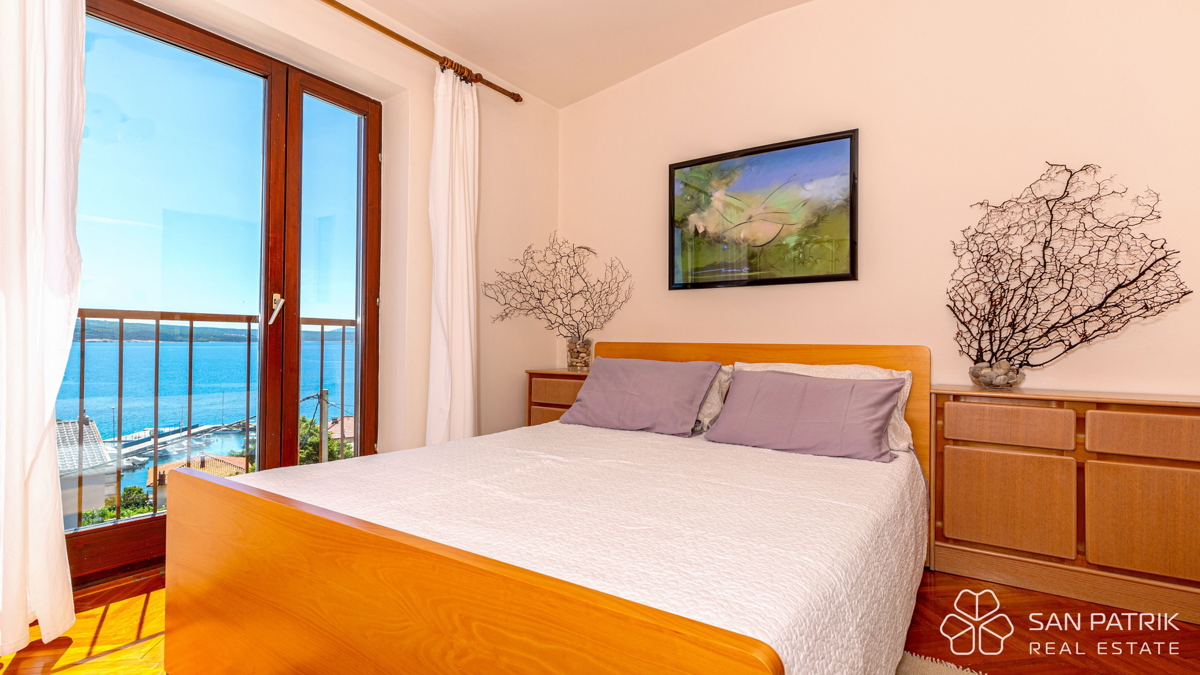 Casa con 2 unità abitative vicino al mare a Crikvenica