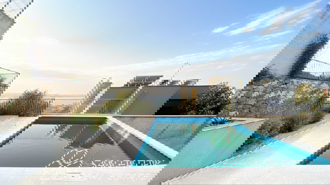 Appartamento con giardino e piscina condominiale a Crikvenica