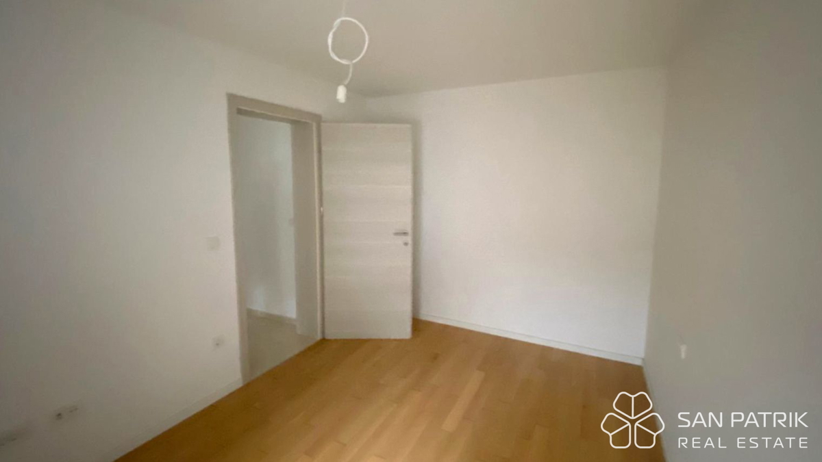 Appartamento con giardino e piscina condominiale a Crikvenica