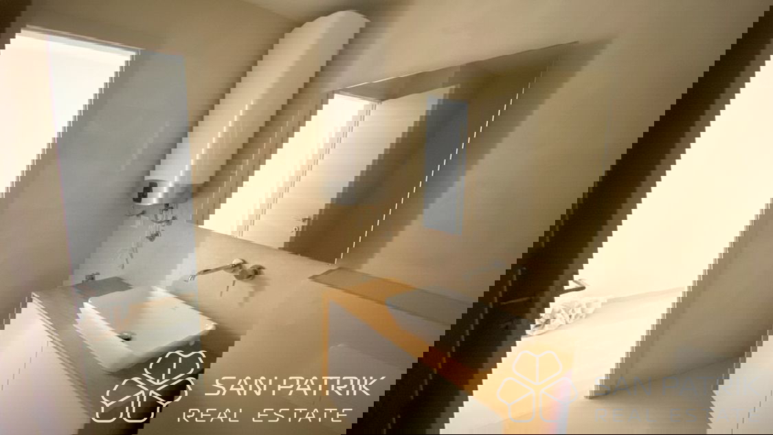 Appartamento con giardino e piscina condominiale a Crikvenica