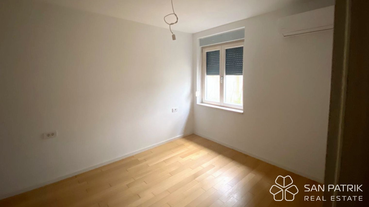 Appartamento con giardino e piscina condominiale a Crikvenica