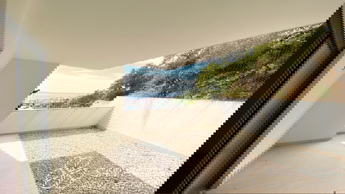 Appartamento con giardino e piscina condominiale a Crikvenica