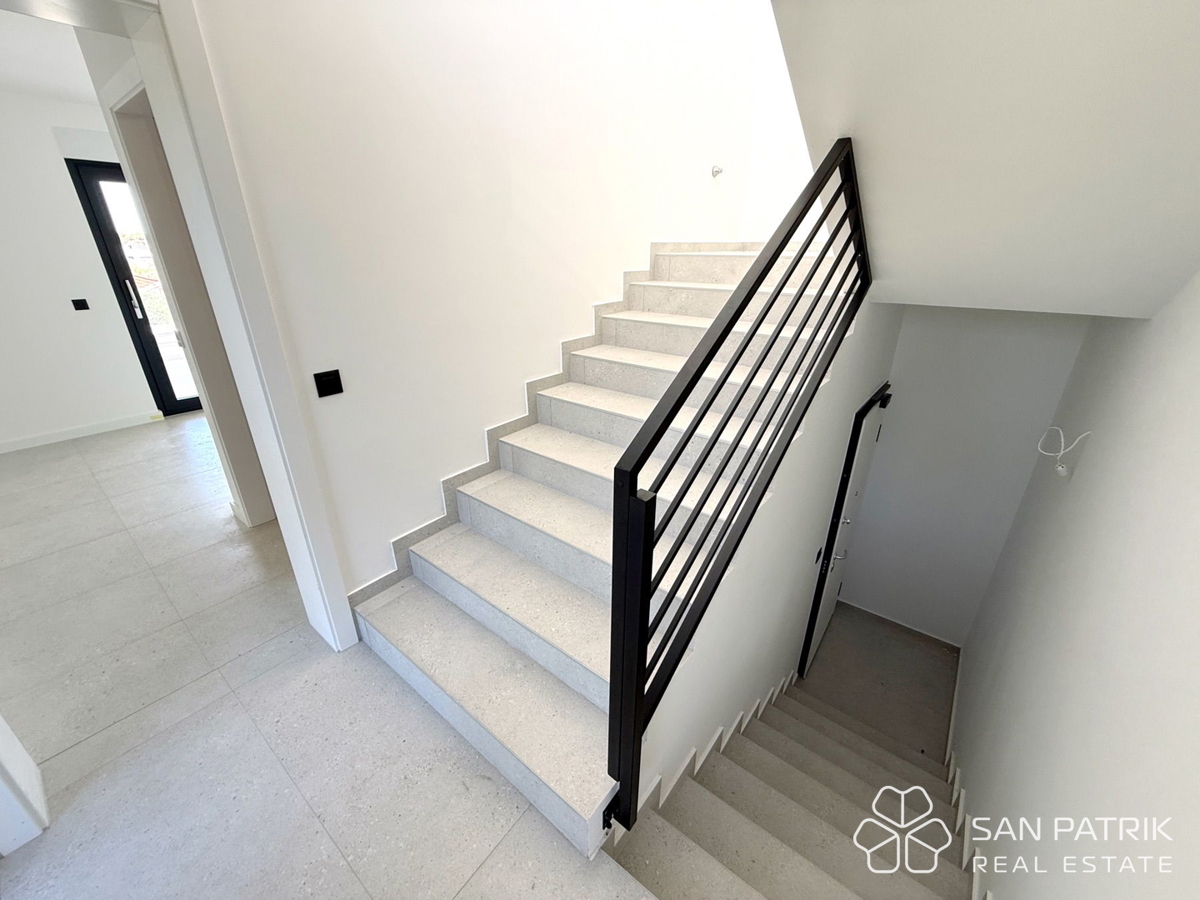 Kožino - Zadar: appartamento moderno (86m2), a 250m dal mare, piscina