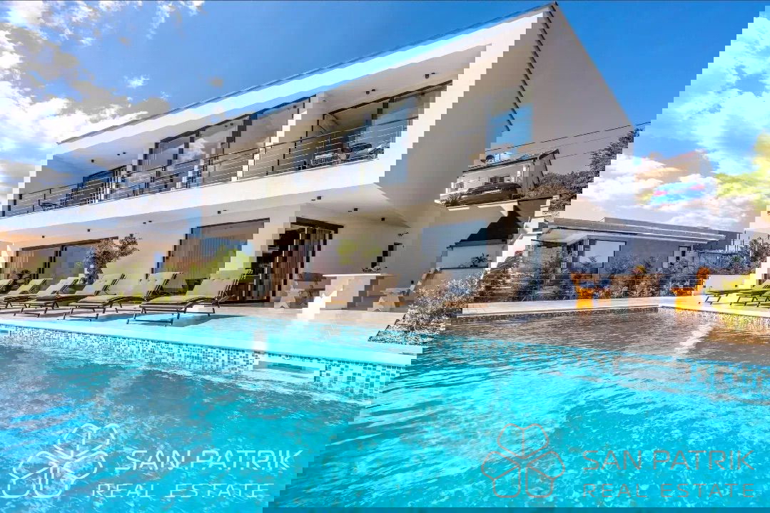 La tua nuova casa sul Kvarner – villa con piscina e vista spettacolare