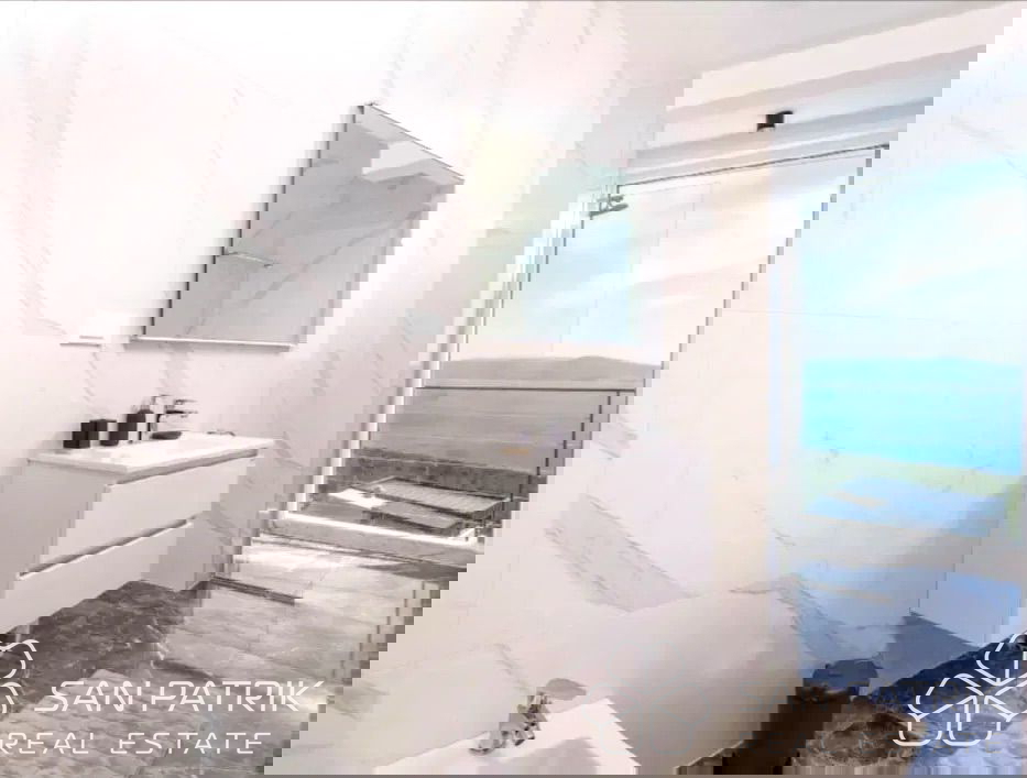 La tua nuova casa sul Kvarner – villa con piscina e vista spettacolare