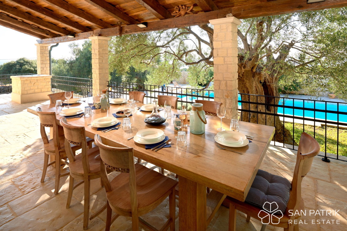 Villa autoctona tra ulivi millenari sull'isola di Pag