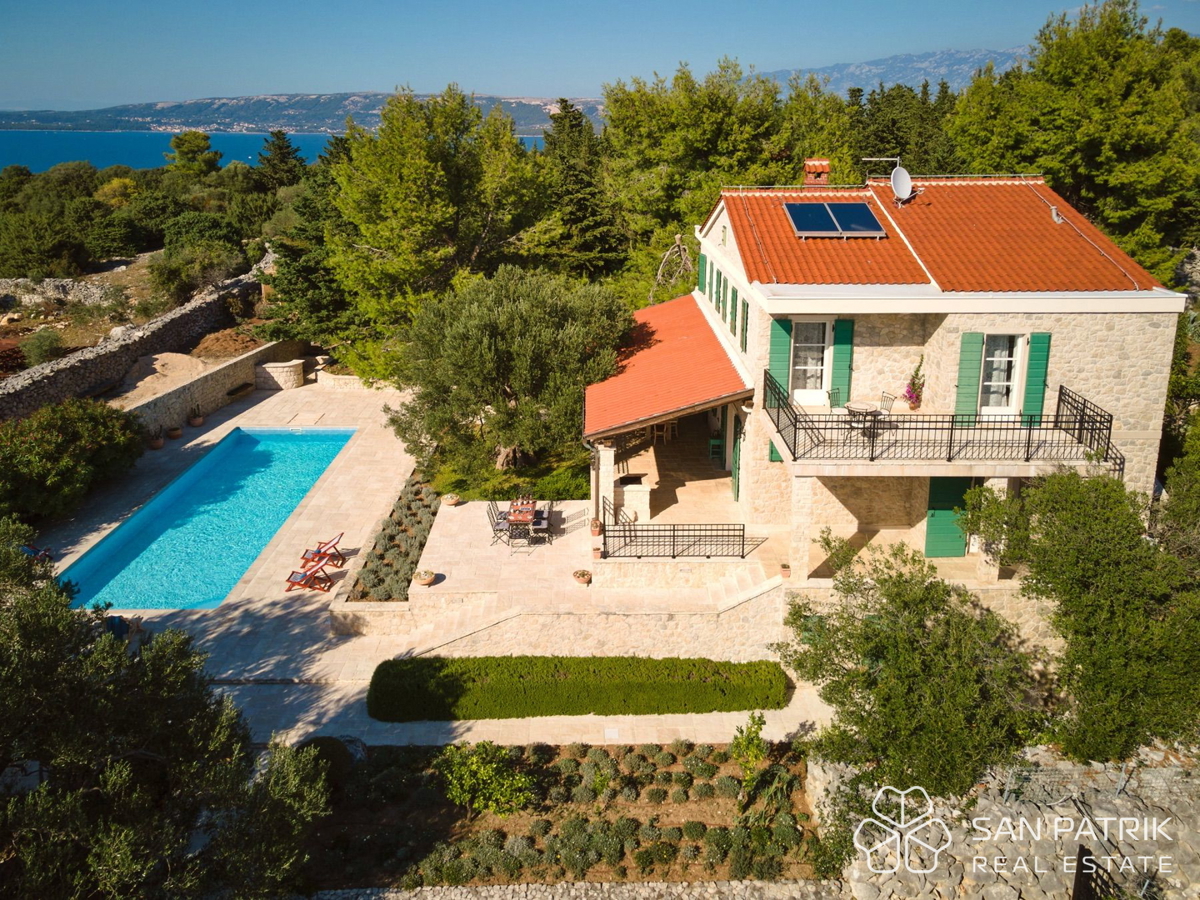 Villa autoctona tra ulivi millenari sull'isola di Pag