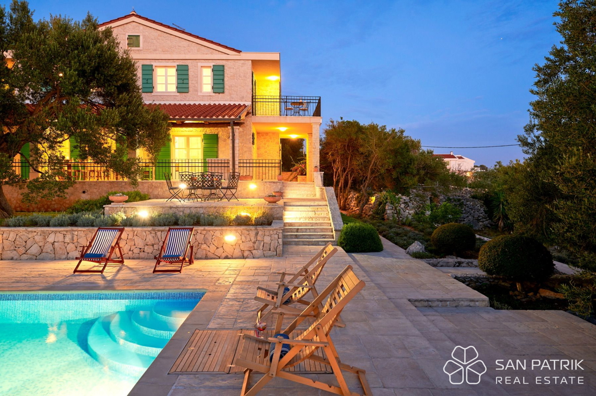 Villa autoctona tra ulivi millenari sull'isola di Pag