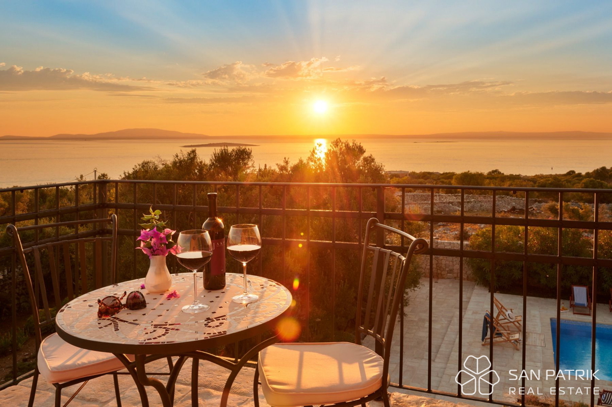 Villa autoctona tra ulivi millenari sull'isola di Pag