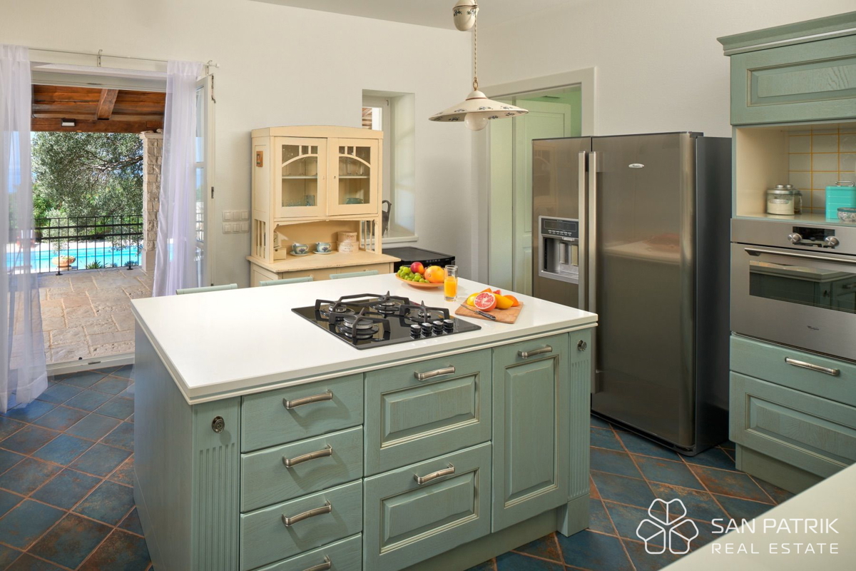 Villa autoctona tra ulivi millenari sull'isola di Pag