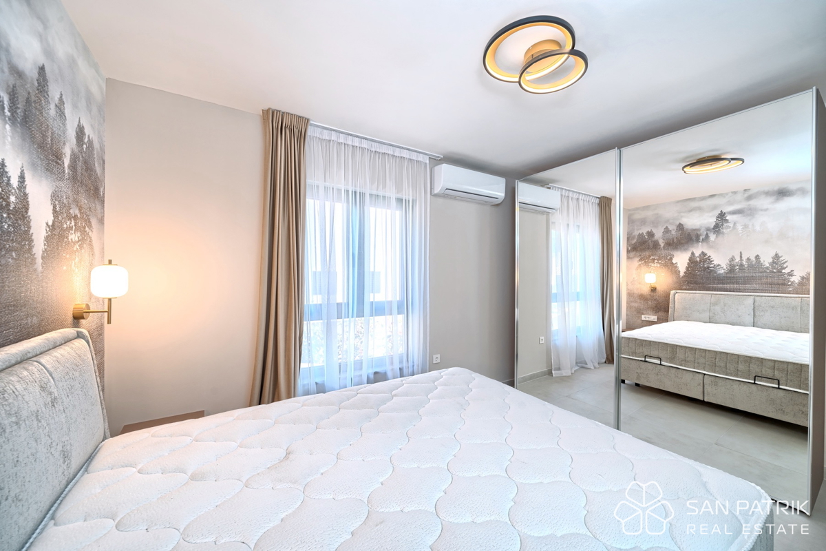 RAŽANJ – VILLA MEDITERRANEA MODERNA IN PRIMA FILA SUL MARE CON PISCINA