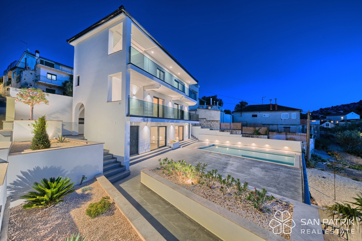 RAŽANJ – VILLA MEDITERRANEA MODERNA IN PRIMA FILA SUL MARE CON PISCINA