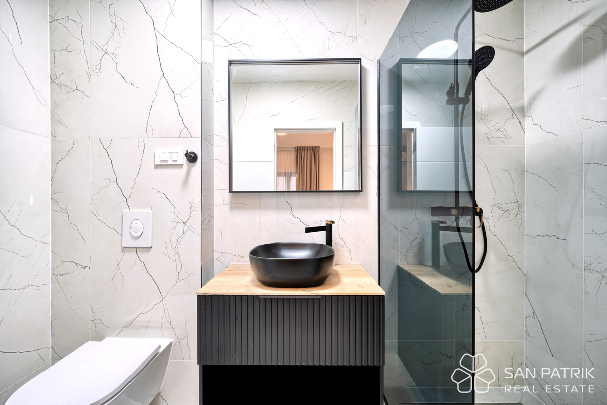 RAŽANJ – VILLA MEDITERRANEA MODERNA IN PRIMA FILA SUL MARE CON PISCINA