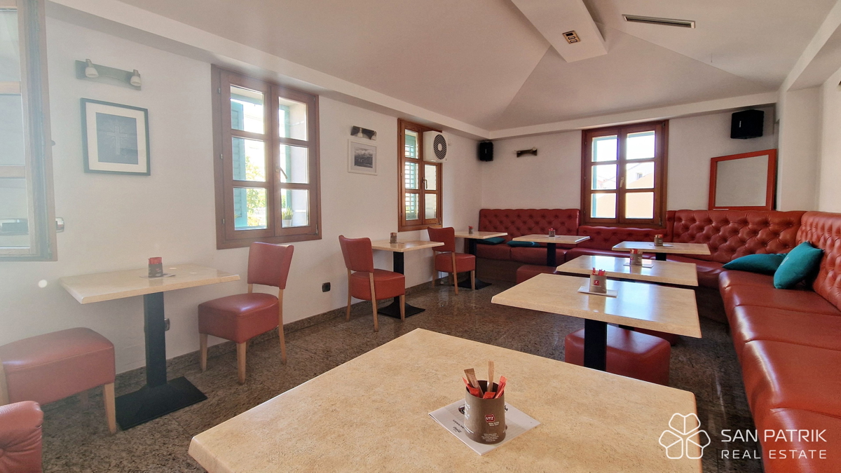 Locale commerciale per la ristorazione nel centro storico di Omišalj a Krk