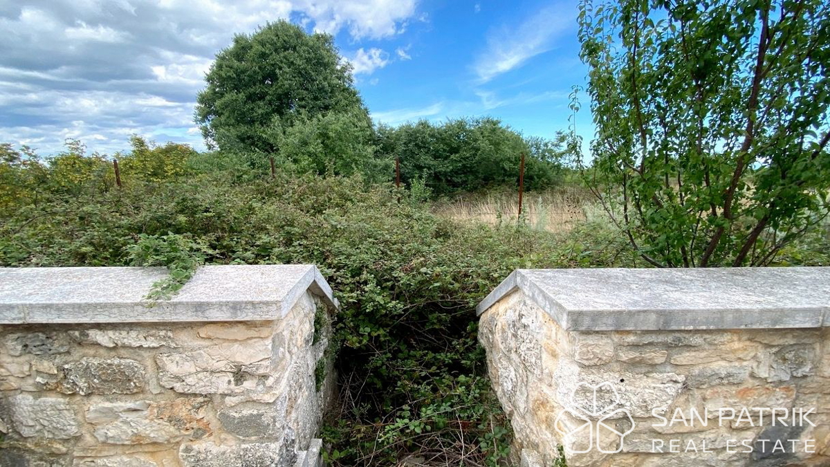 Stanzia storica con grande potenziale turistico, vista mare