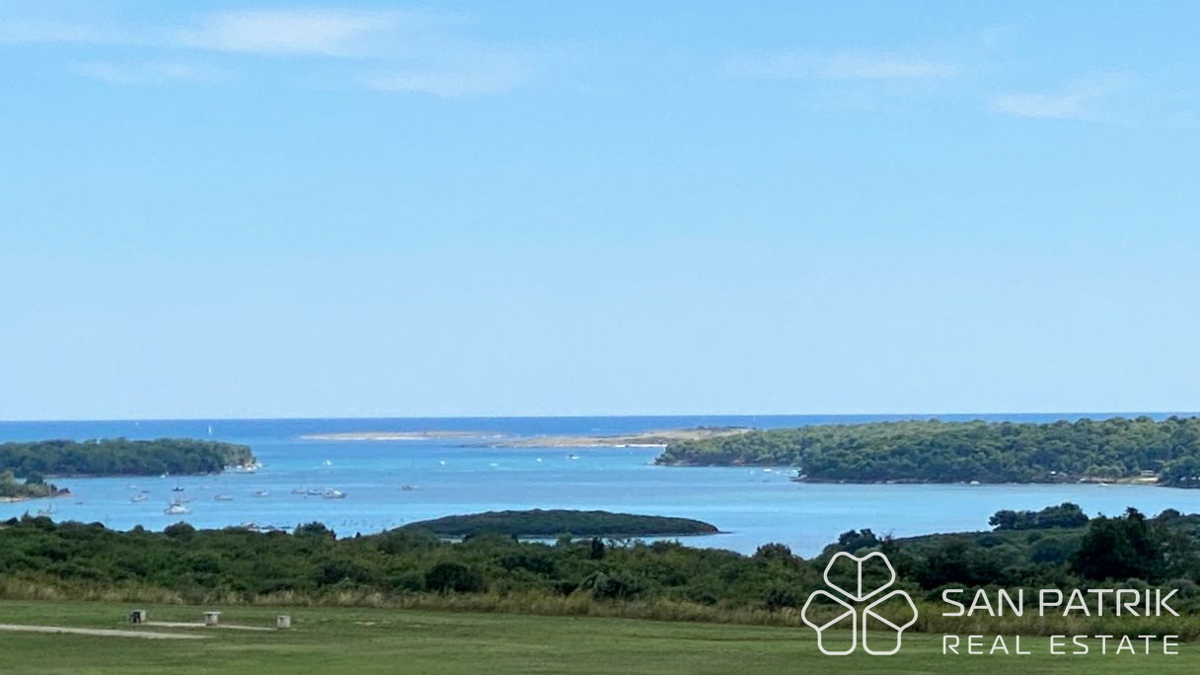 Stanzia storica con grande potenziale turistico, vista mare