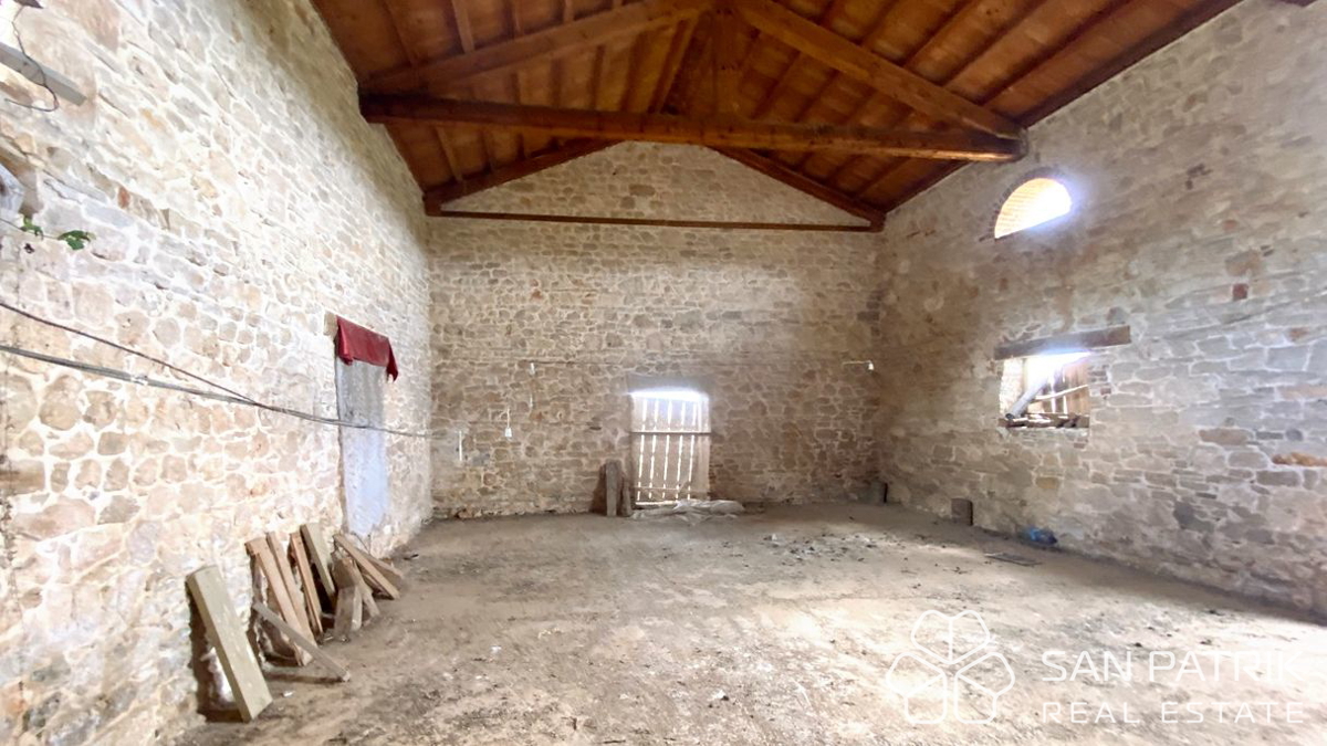 Stanzia storica con grande potenziale turistico, vista mare