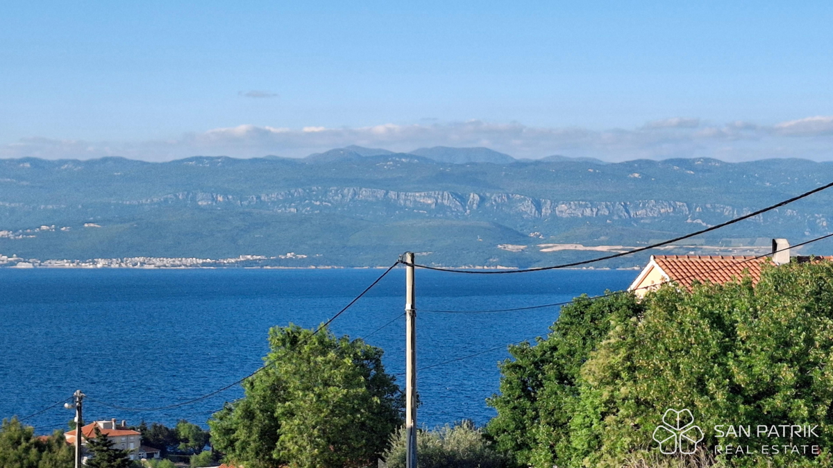 Vrbnik, isola di Krk: terreno edificabile in posizione elevata
