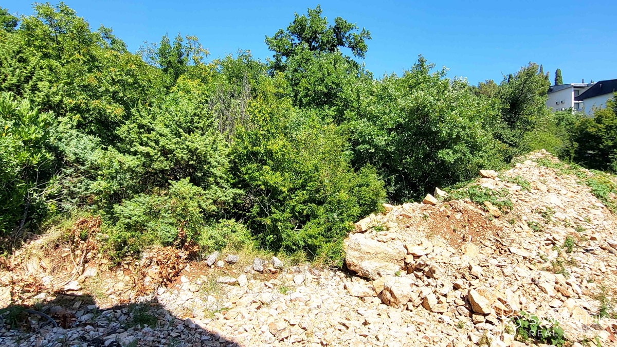 Terreno edificabile con vista mare a Crikvenica